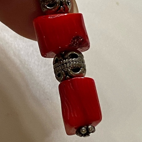 Elegant Red and Silver Dangle Earrings - Picture 4 of 7